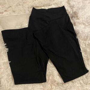 *NWT* Ododos Small Cross Waist Bootcut Black Yoga Pants